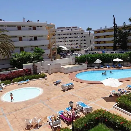 Roomy 2bed/1 Bath-next To The Beach *