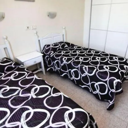 Apartamento Roomy 2bed/1 Bath-next To The Beach *