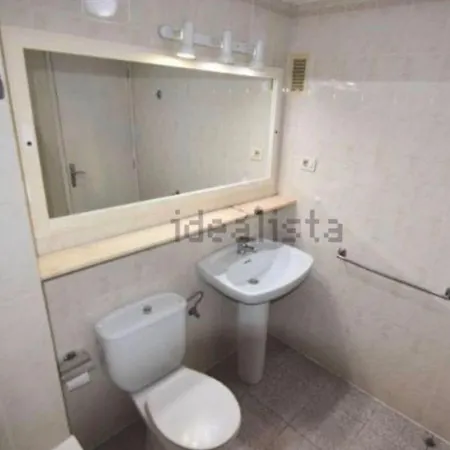 Roomy 2bed/1 Bath-next To The Beach *